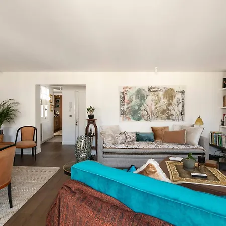Rue Barbet De Jouy Apartment Paris